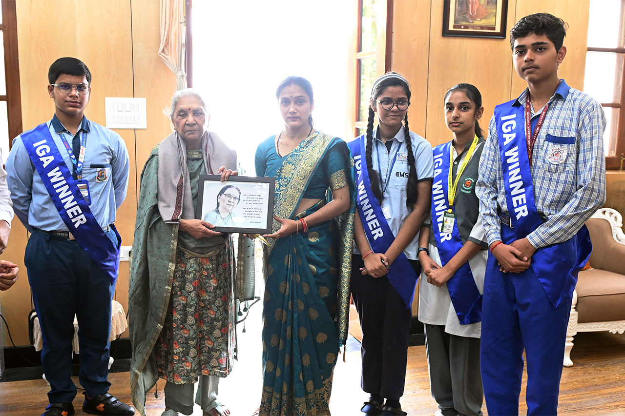 India Genius Award 2024 Toppers meet Hon. Smt Anandiben Patel Governor of Uttar Pradesh